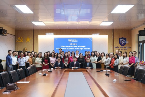 HỘI NGHỊ CÔNG BỐ QUYẾT ĐỊNH VỀ CÔNG TÁC CÁN BỘ