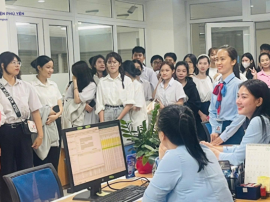 Sinh viên Kế toán Học viện Ngân hàng – Phân viện Phú Yên trải nghiệm thực tế tại Ngân hàng thương mại khu vực Đông Đắk Lắk: Bước khởi đầu vững chắc cho hành trình nghề nghiệp