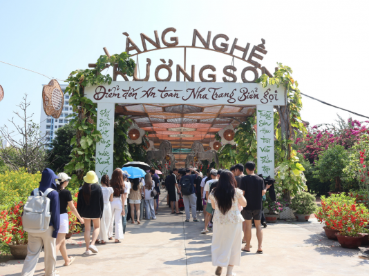 Sinh viên Viện Đào tạo Quốc tế trải nghiệm tại Nha Trang trọn vẹn cảm xúc