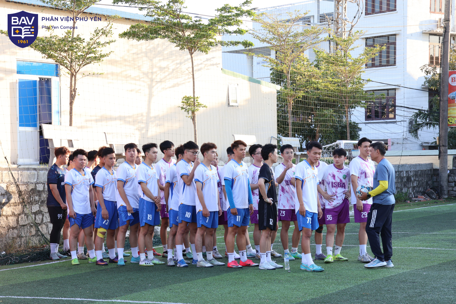 Giao lưu bóng đá sinh viên ISBA và BAV Phú Yên - kết nối thanh xuân!