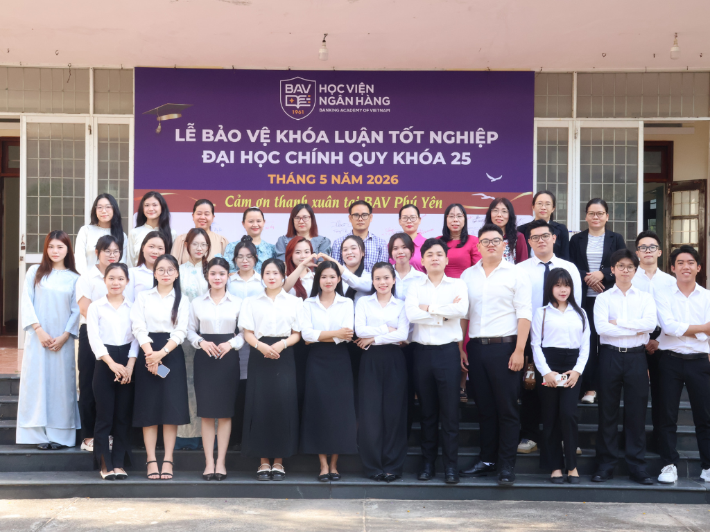 Lễ Bảo vệ khóa luận tốt nghiệp – dấu mốc trưởng thành và kỳ vọng của sinh viên Khóa 25