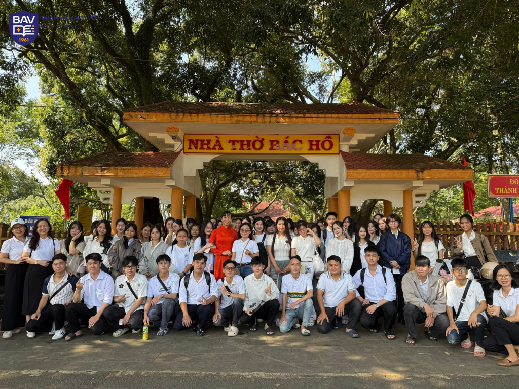 Chuyến đi học tập và trải nghiệm thực tế đầu tiên của Tân sinh viên K29